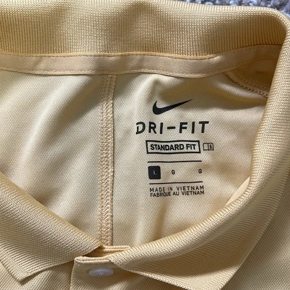 Men’s Nike golf shirt - Picture 2 of 5